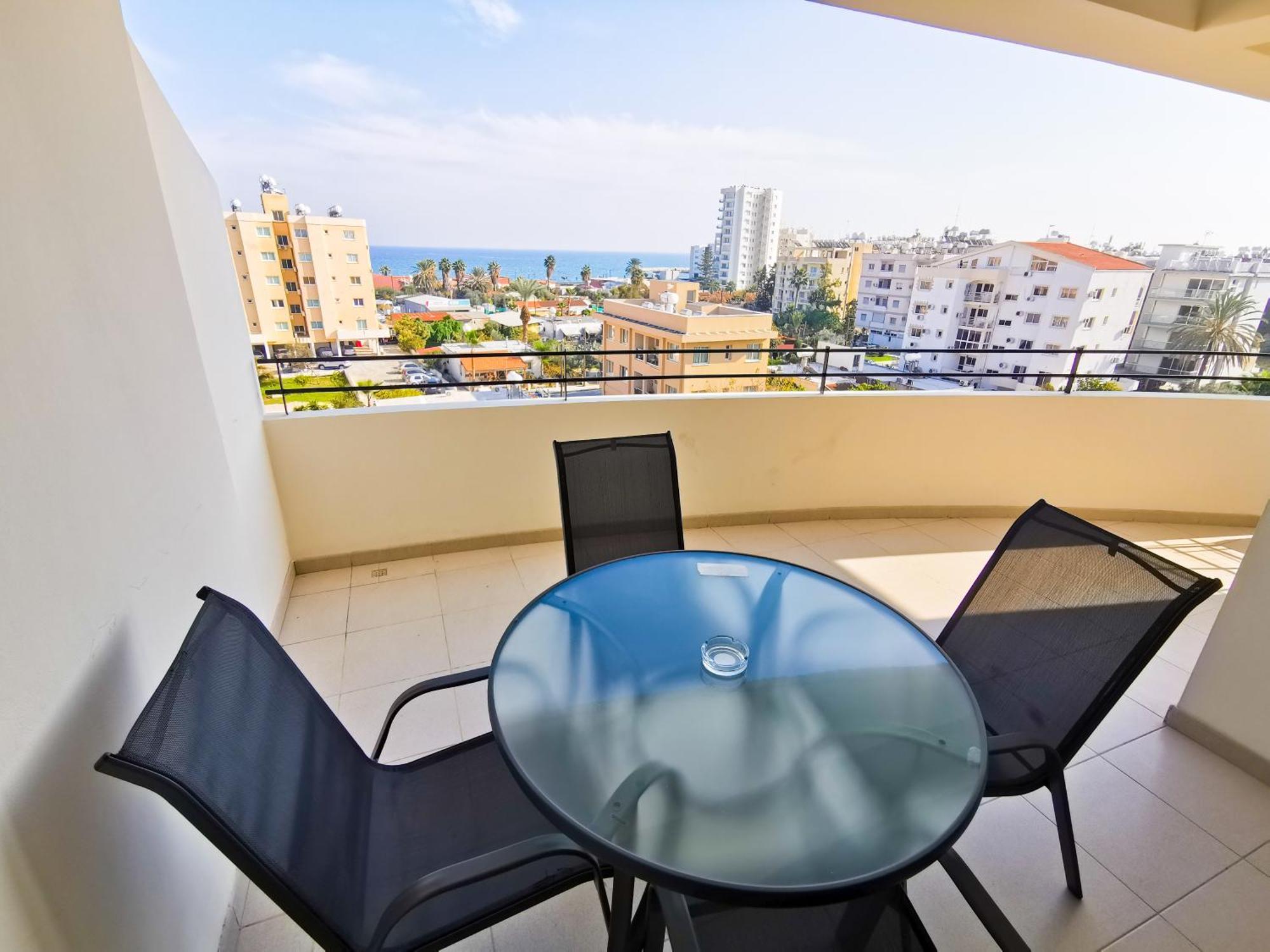 License To Chill Apartment Larnaca Exterior foto